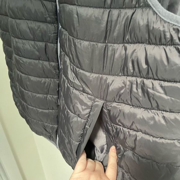 IZOD men’s black puffer vest, big and tall GUC size 2XL - Picture 3 of 9